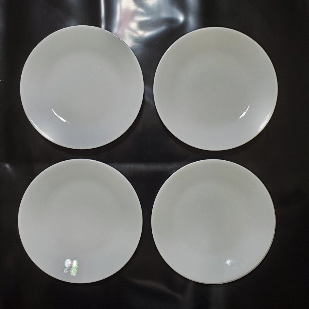 4 Corelle plates